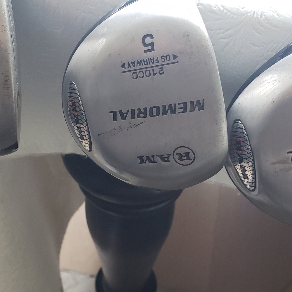 Lefty golf clubs